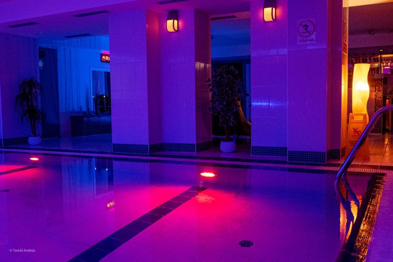 Hotel Tommy Wellness & Spa Náchod Екстериор снимка