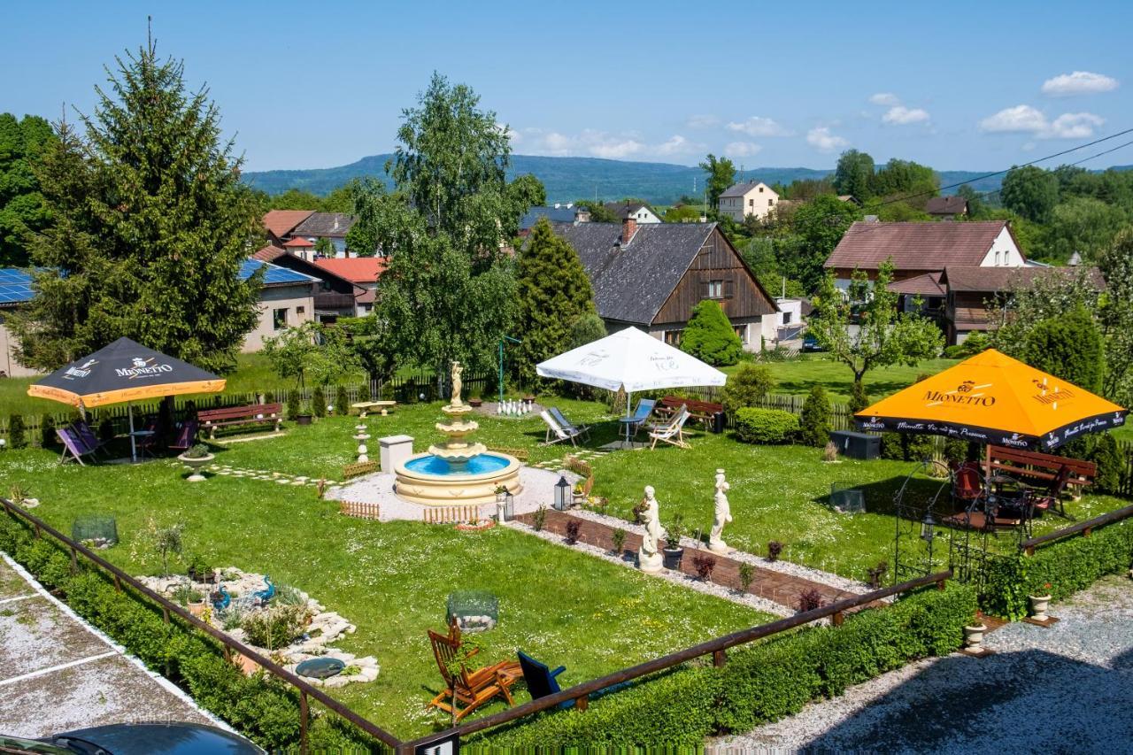 Hotel Tommy Wellness & Spa Náchod Екстериор снимка