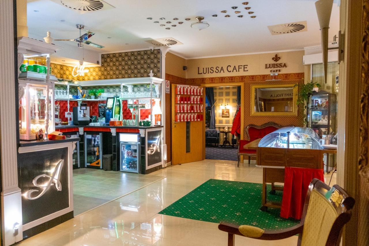 Hotel Tommy Wellness & Spa Náchod Екстериор снимка