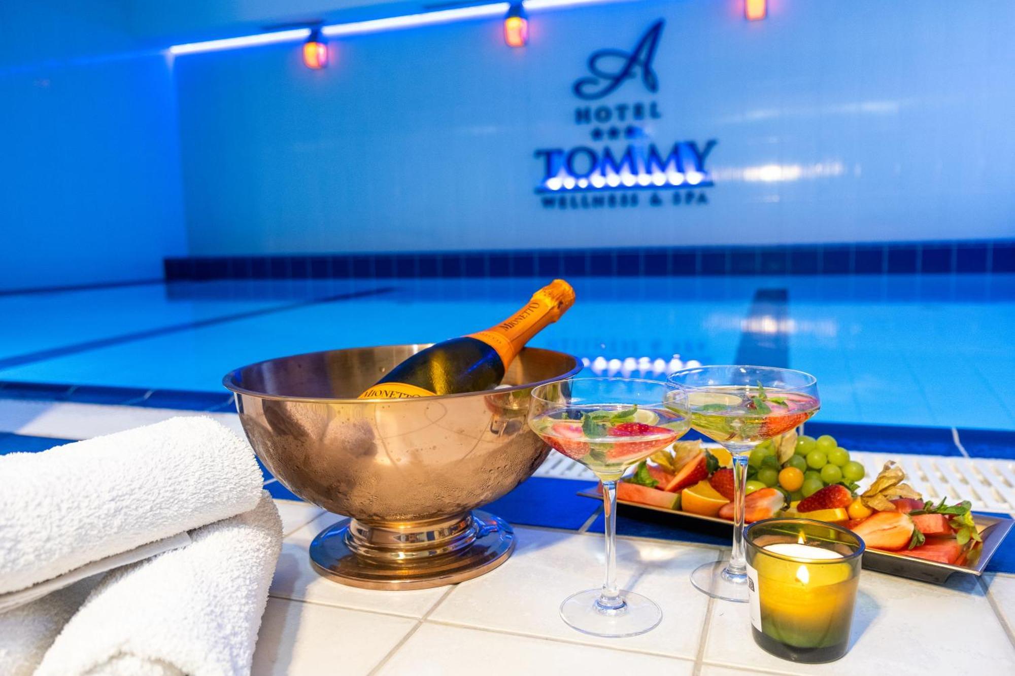 Hotel Tommy Wellness & Spa Náchod Екстериор снимка