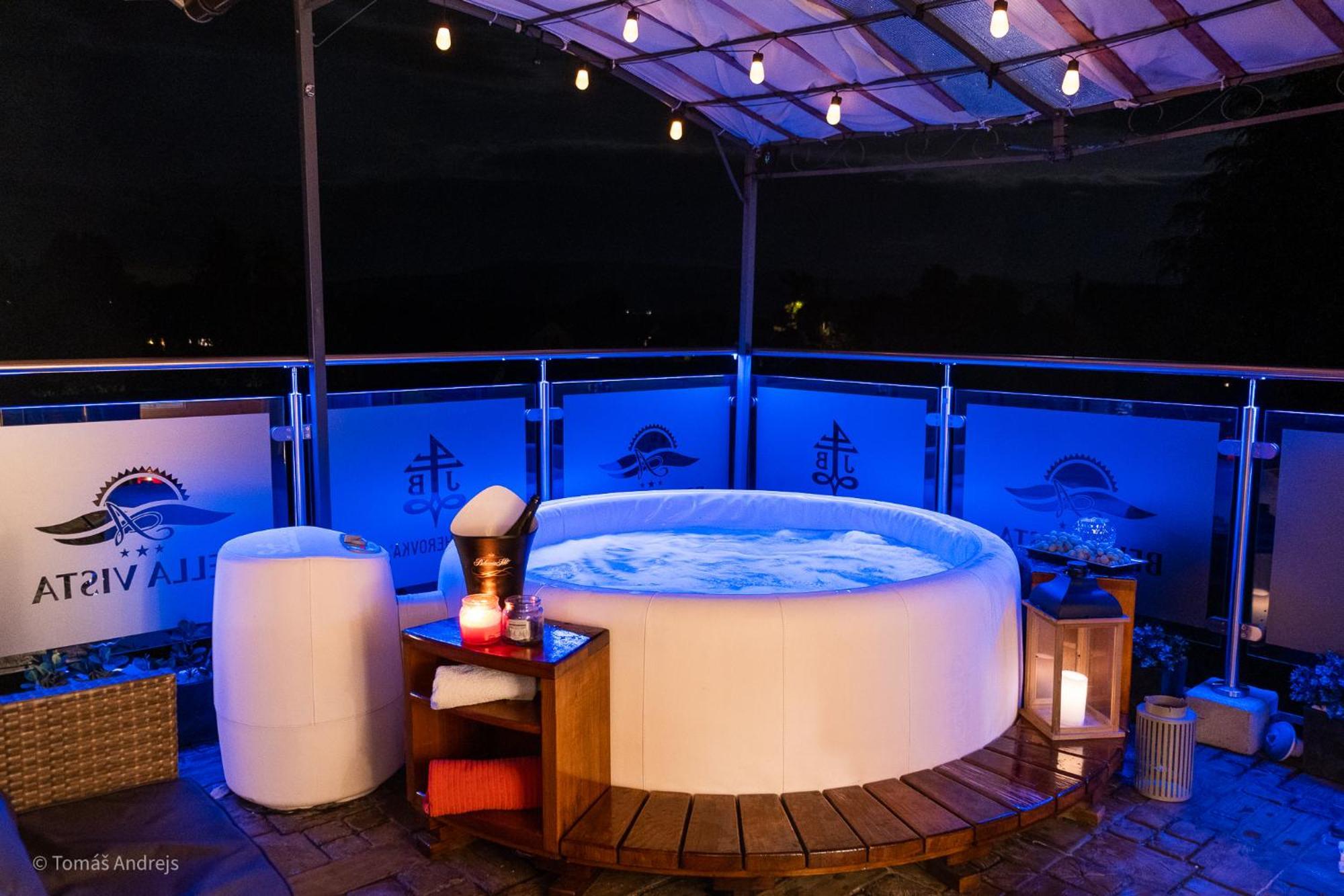 Hotel Tommy Wellness & Spa Náchod Екстериор снимка