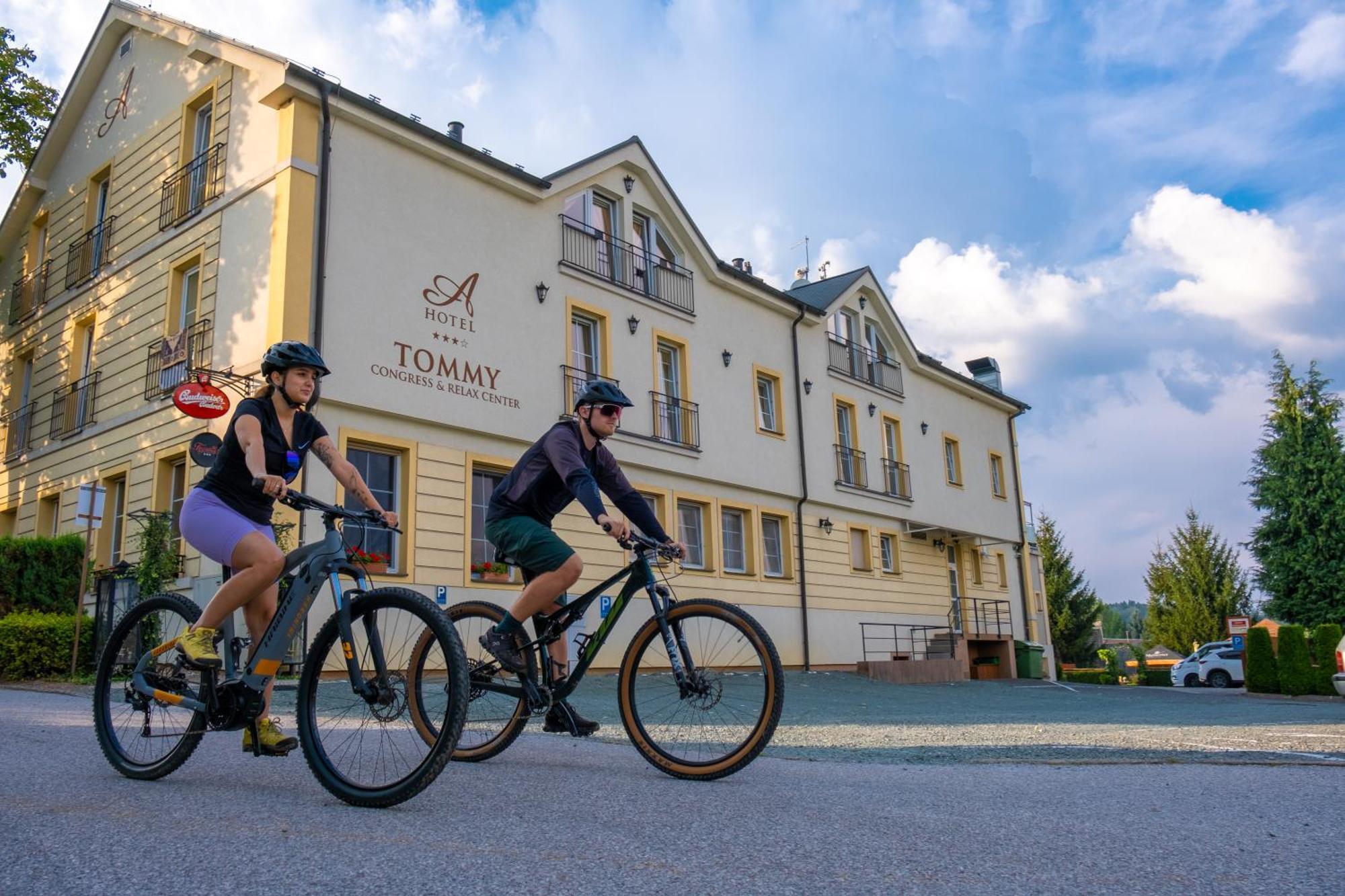 Hotel Tommy Wellness & Spa Náchod Екстериор снимка